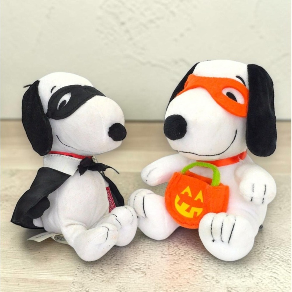 Snoopy Peanuts Halloween Lot of 2 Plush Stuffed Animal Toys 6 inches Tall